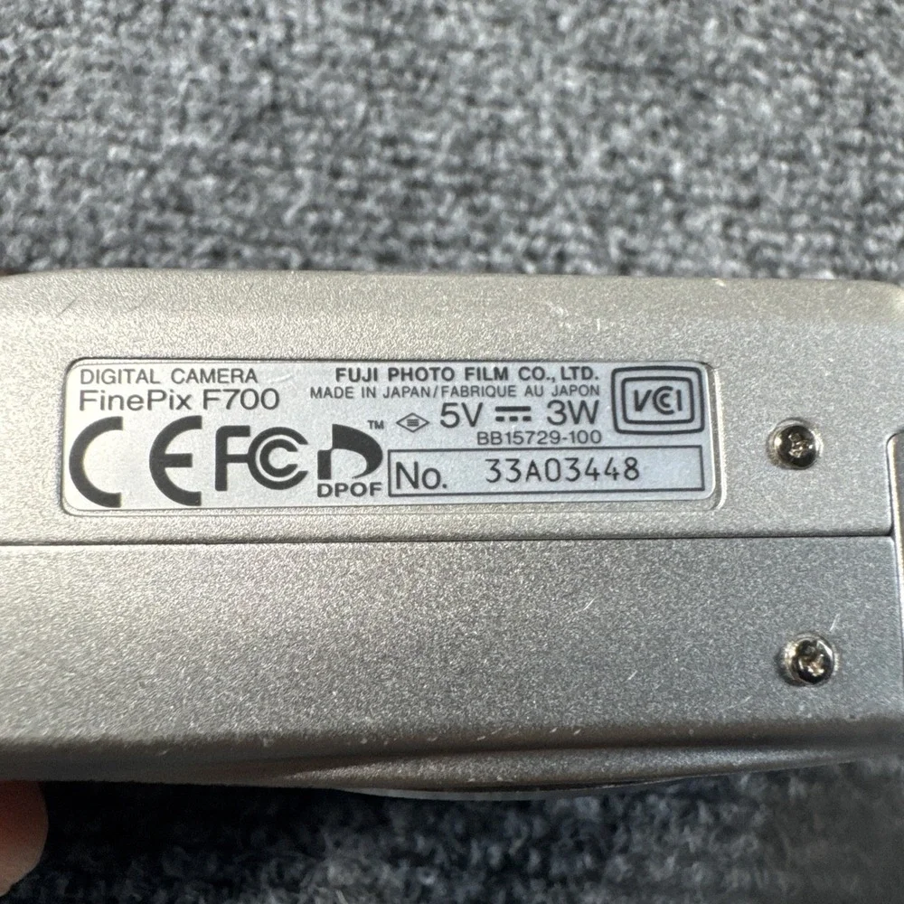Fujifilm FinePix F700 compact digital camera Silver Untested with battery